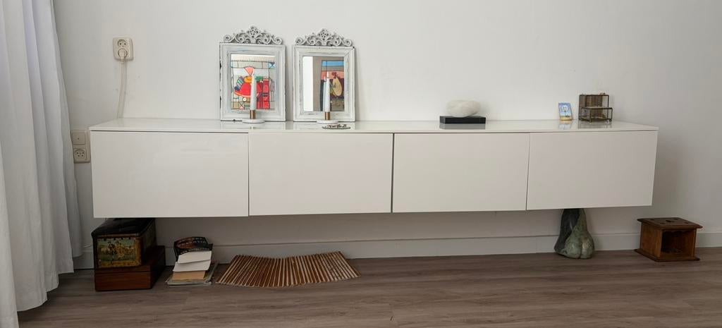 Hangend wit dressoir, Huis en Inrichting, Kasten | Dressoirs, Ophalen, Overige materialen, Modern, 25 tot 50 cm