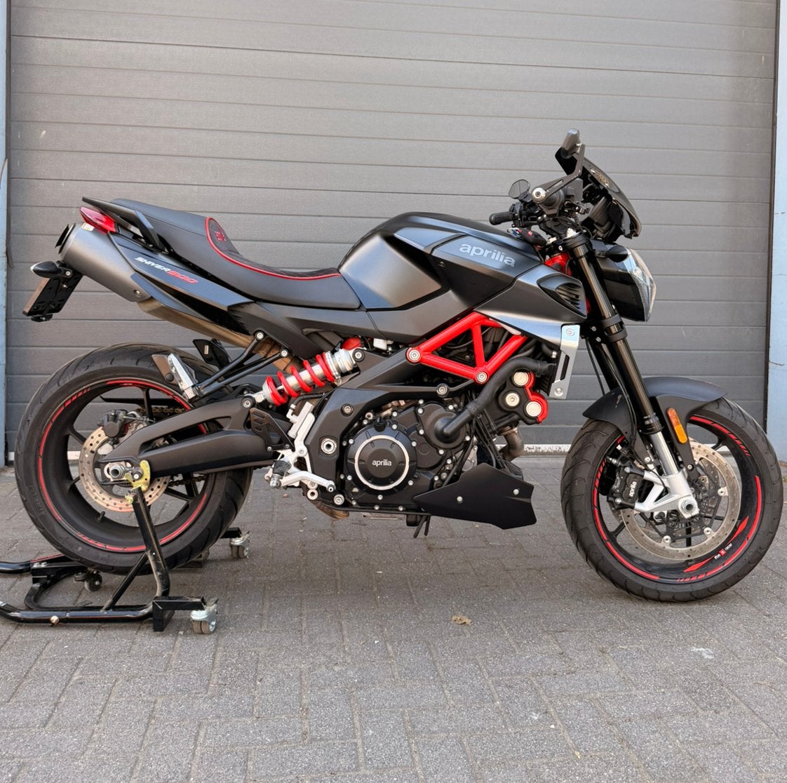 Aprilia Shiver 900 uit 2020 – 95 pk Italiaanse V-twin, Motoren, 2 cilinders, 896 cc, Particulier, Meer dan 35 kW