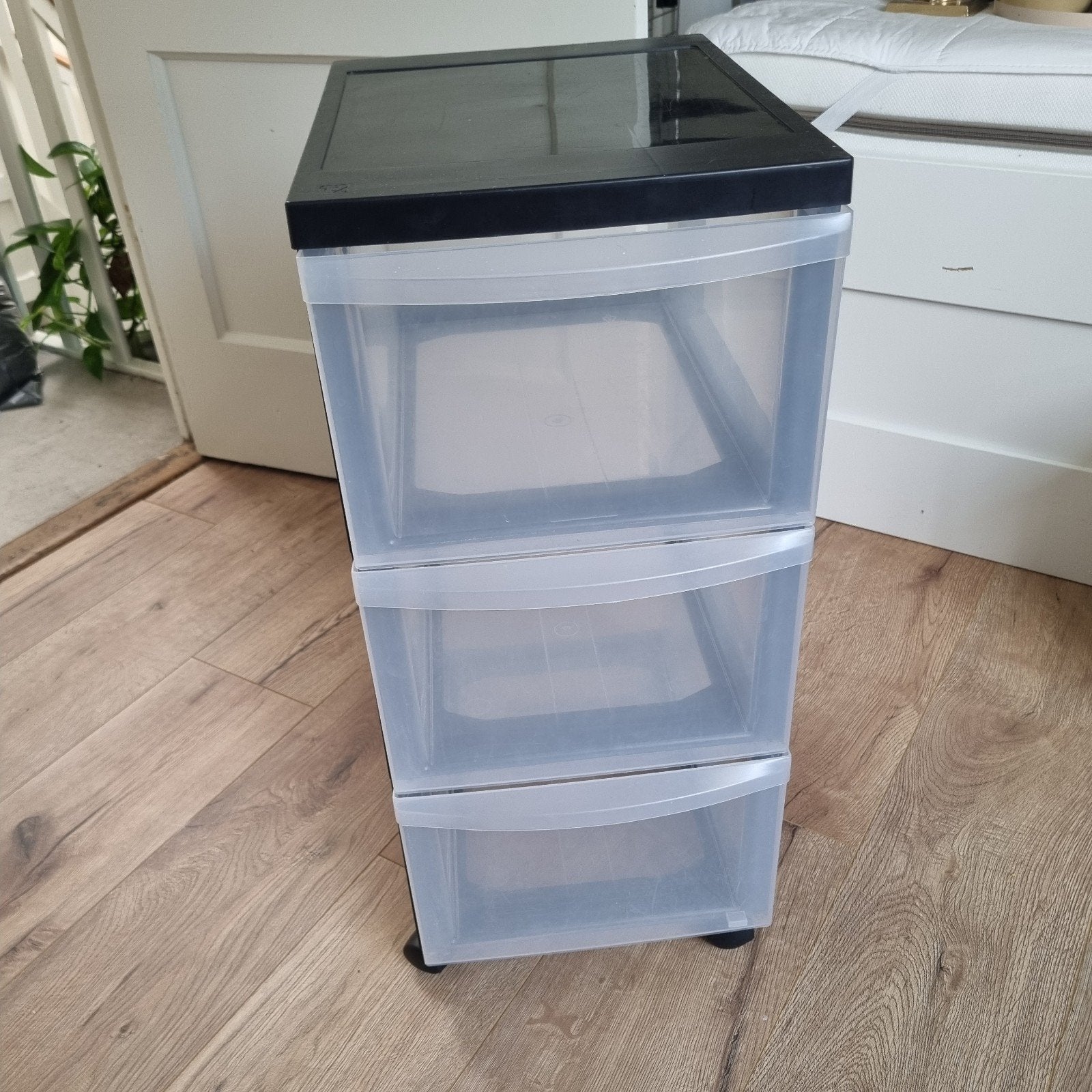 Plastic ladeblok met drie transparante laden, Ophalen, 3 of 4 laden, Minder dan 100 cm, 25 tot 50 cm