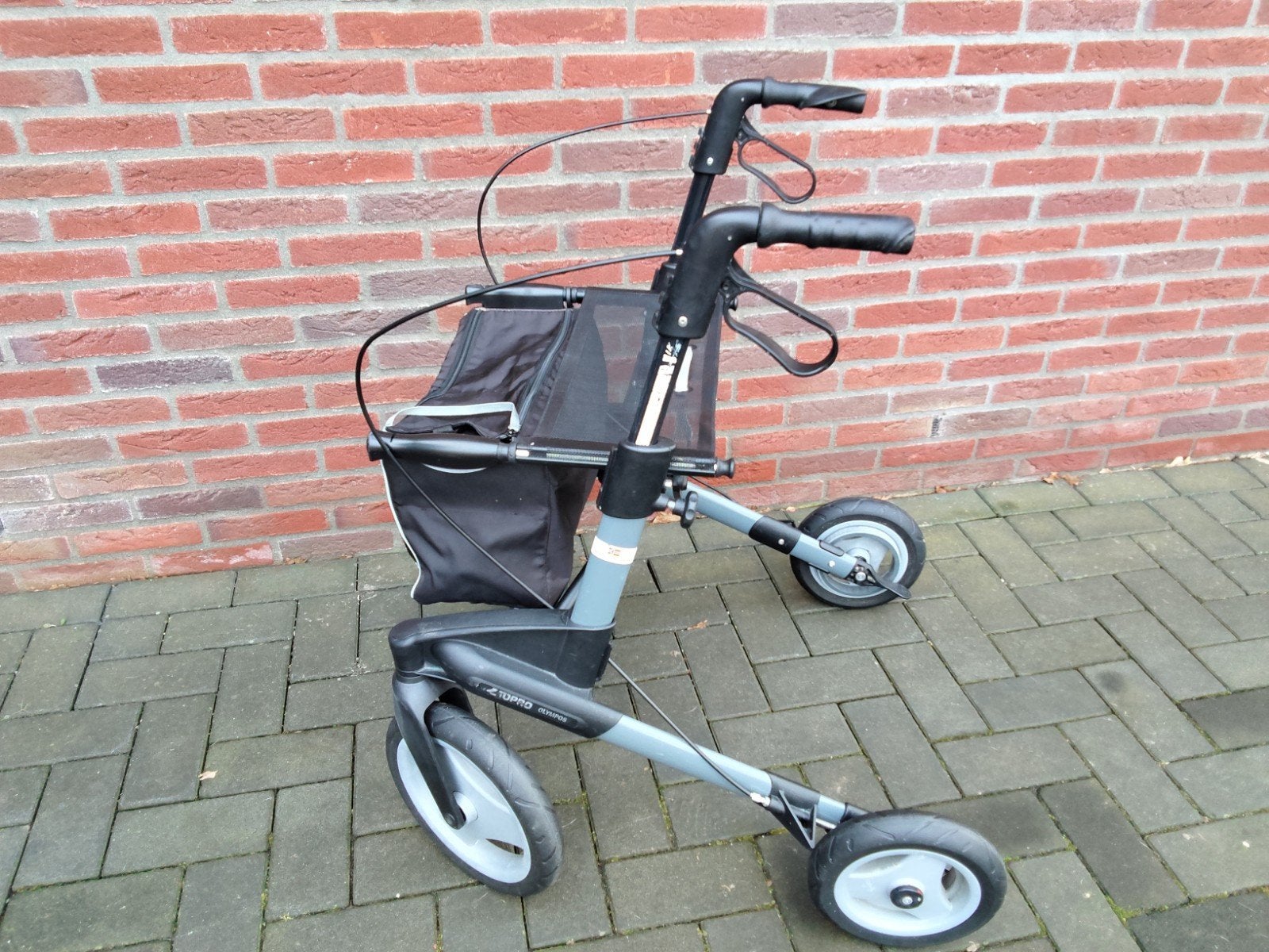 TOPRO OLYMPOS  rollator degelijk en stabiel.  GRATIS !! M, Ophalen of Verzenden