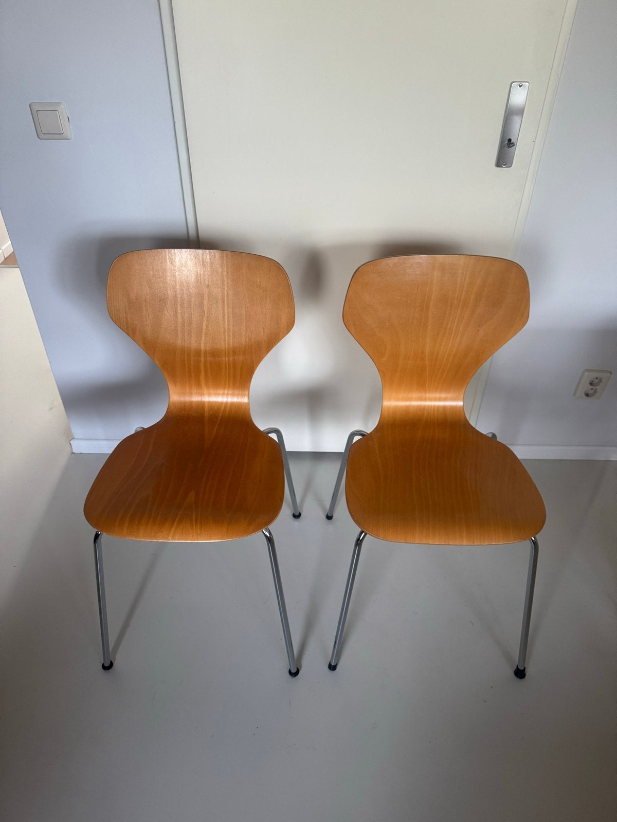 2x Phoenix Denmark eetkamerstoelen - Deens design, Gebruikt, Twee, Overige kleuren, Ophalen of Verzenden