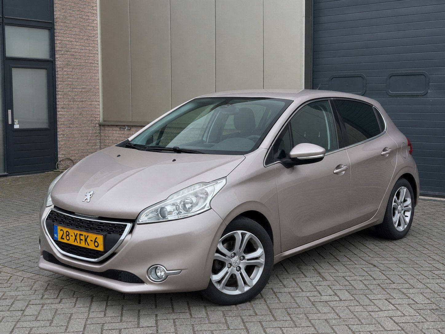 Peugeot 208 1.6 VTi Allure 5-DRS Climate/Cruise/Navi/BT, Auto's, Voorwielaandrijving, Euro 5, Gebruikt, 4 cilinders