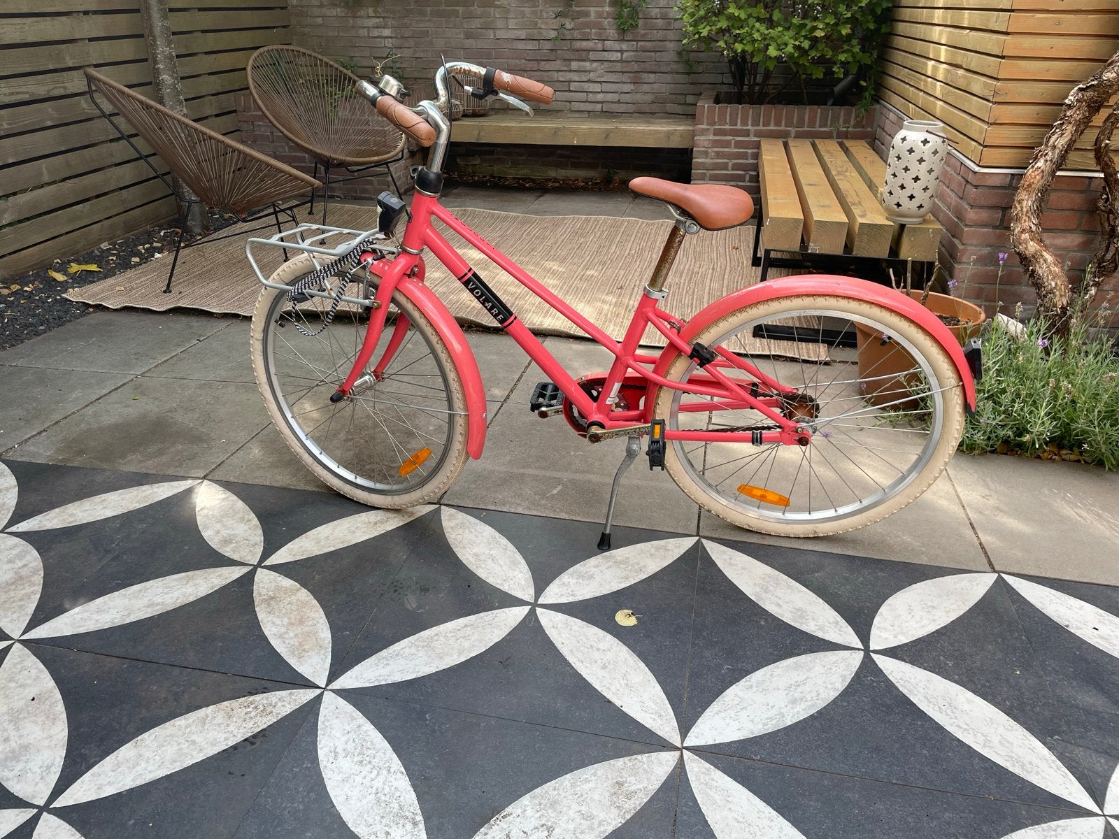 Volare kinderfiets roze met mandje - opknapper, Ophalen, Terugtraprem, Gebruikt, Handrem