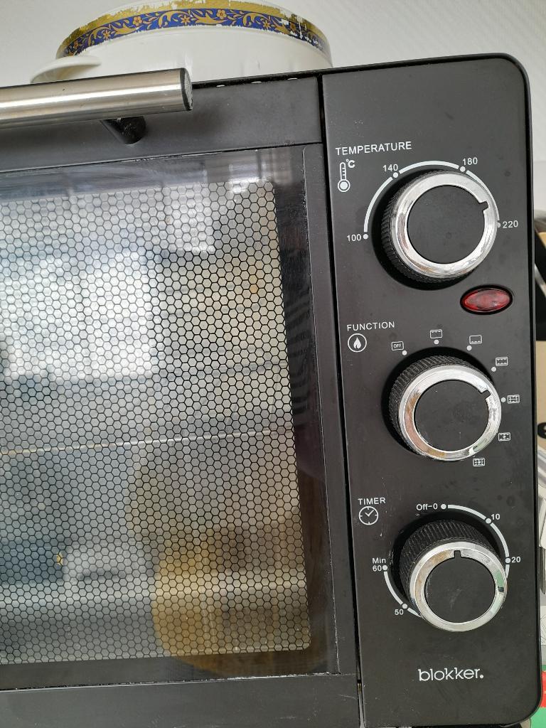 OVEN  v BLOKKER, Witgoed en Apparatuur, Ovens, Ophalen, Minder dan 45 cm, Gebruikt, Hete lucht