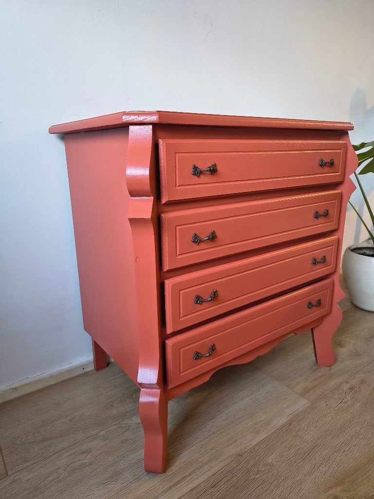 Koraal roze ladekast / Vintage dressoir, Zo goed als nieuw, 3 of 4 laden, Onbekend, 25 tot 50 cm