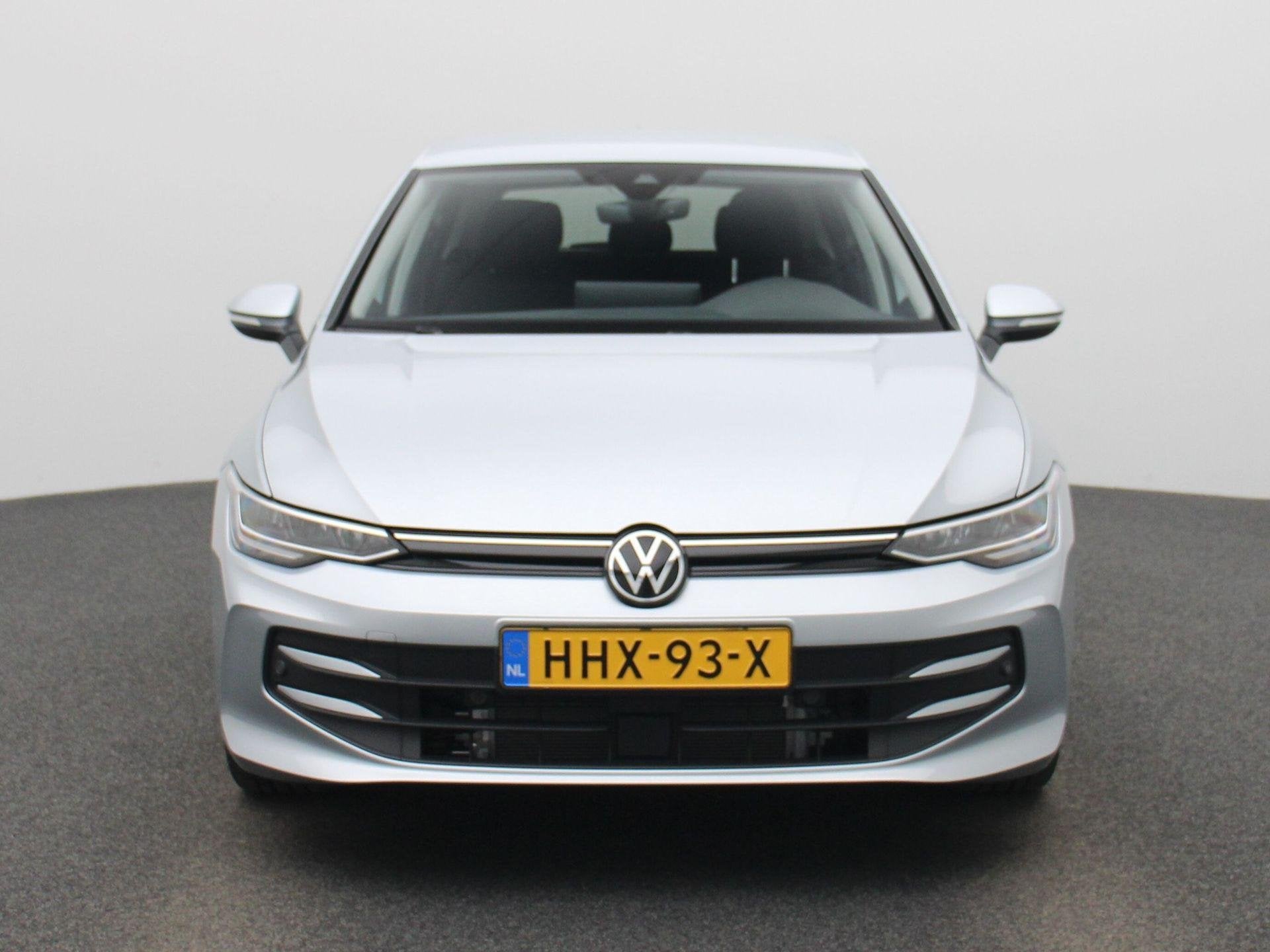Volkswagen Golf 1.5 eHybrid Life Edition | Navigatie | Draad, 12 maanden, Stof, 1498 cc, 4 cilinders