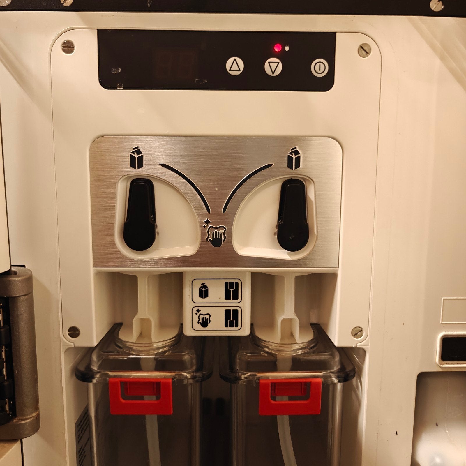 Foto 8 van Franke MYTICO III volautomatische koffiemachine