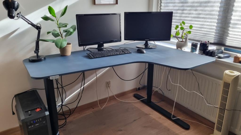 Ikea Bekant elektrisch zit/sta bureau - Hoekmodel, Ophalen, In hoogte verstelbaar, Gebruikt