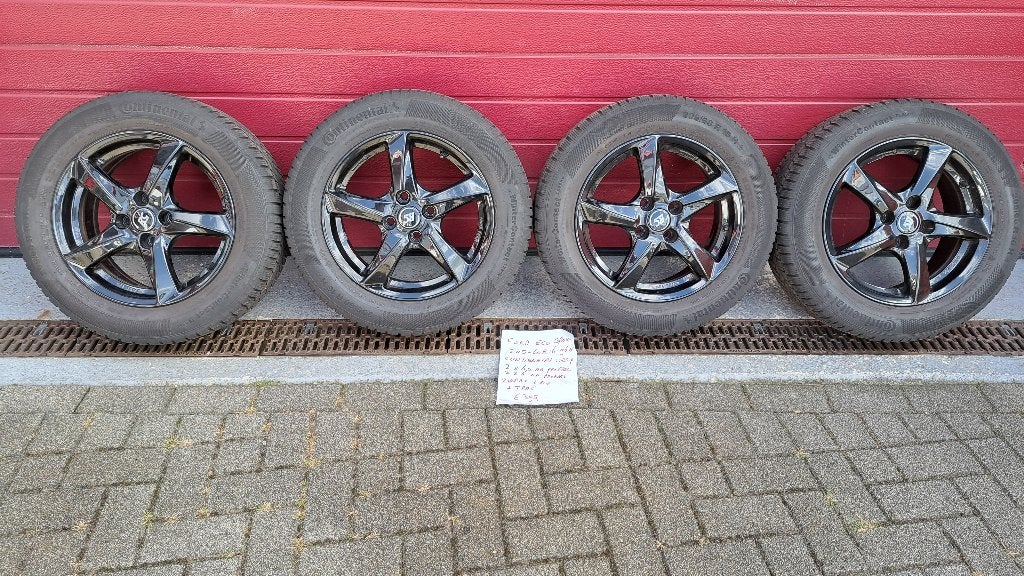 Ford Eco sport sportvelgen winter set 205/60R16 96H + TPMS, Ophalen, Gebruikt, Banden en Velgen, Continental