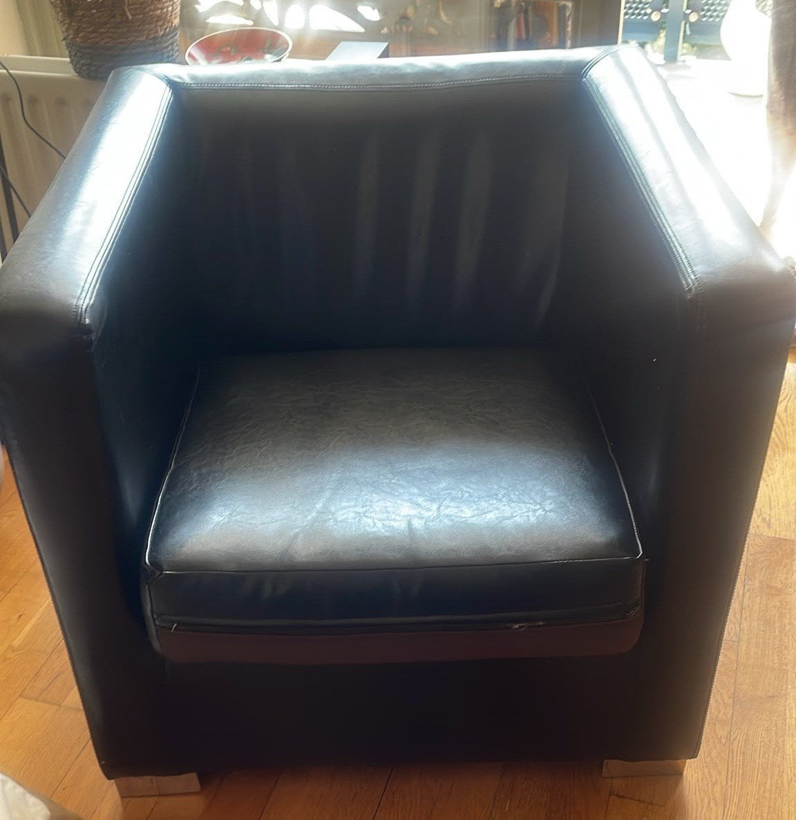 2 leren stoelen zwart Drachten, Ophalen, Gebruikt, 50 tot 75 cm, Leer
