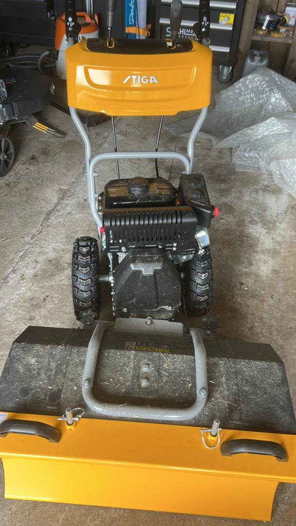 Stiga sws 800 1 keer gebruikt, Tuin en Terras, Veegmachines, Ophalen, Zo goed als nieuw