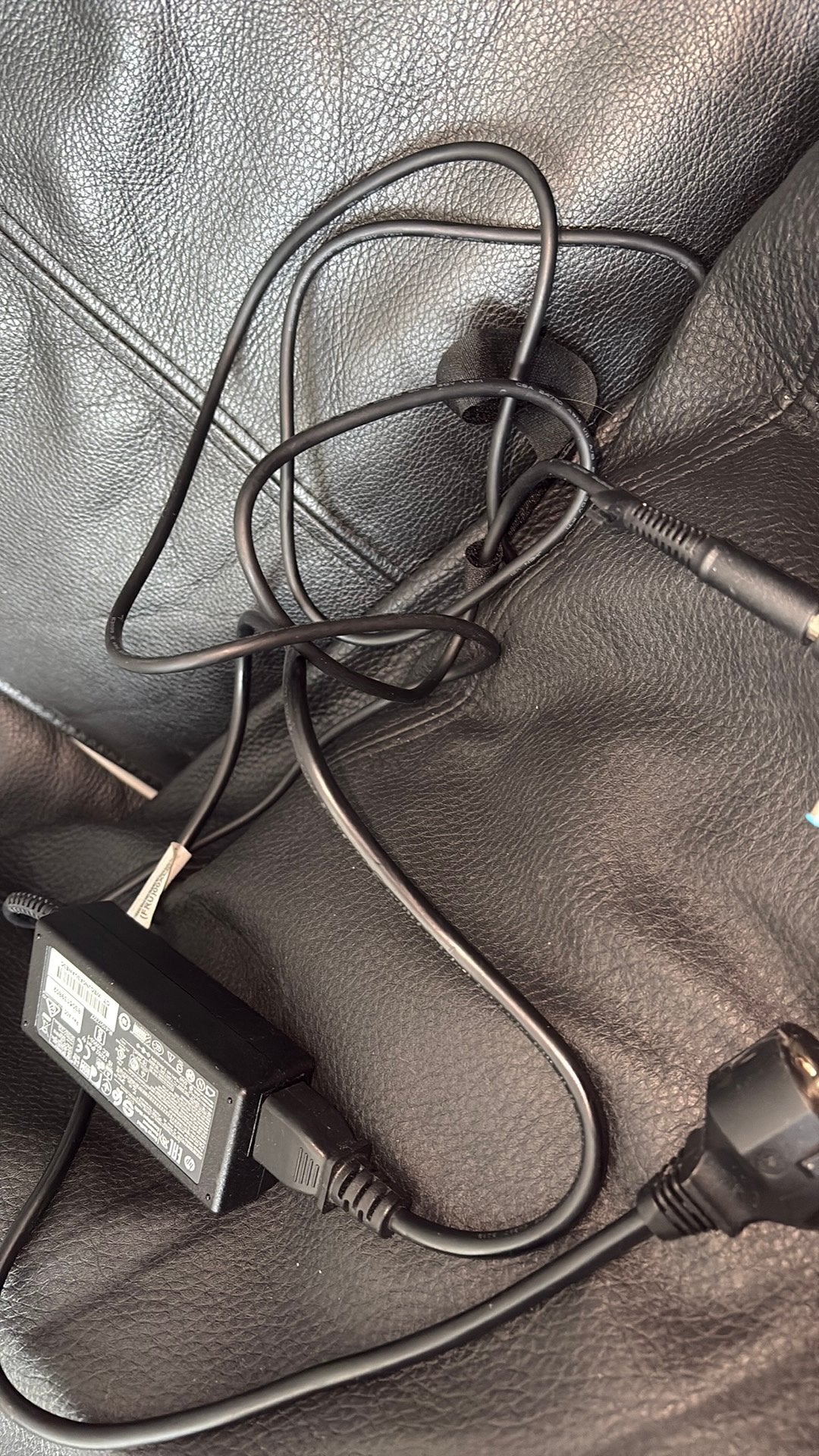 Computer laptop oplader, Computers en Software, Laptop-opladers, Ophalen of Verzenden, Zo goed als nieuw