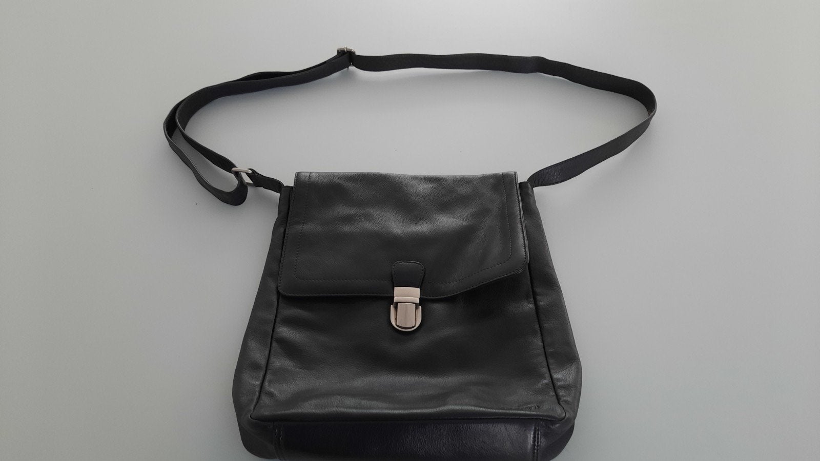 Nieuwe Bear Design donkerbruine schouder- / crossbodytas, Sieraden, Tassen en Uiterlijk, Tassen | Damestassen, Ophalen of Verzenden