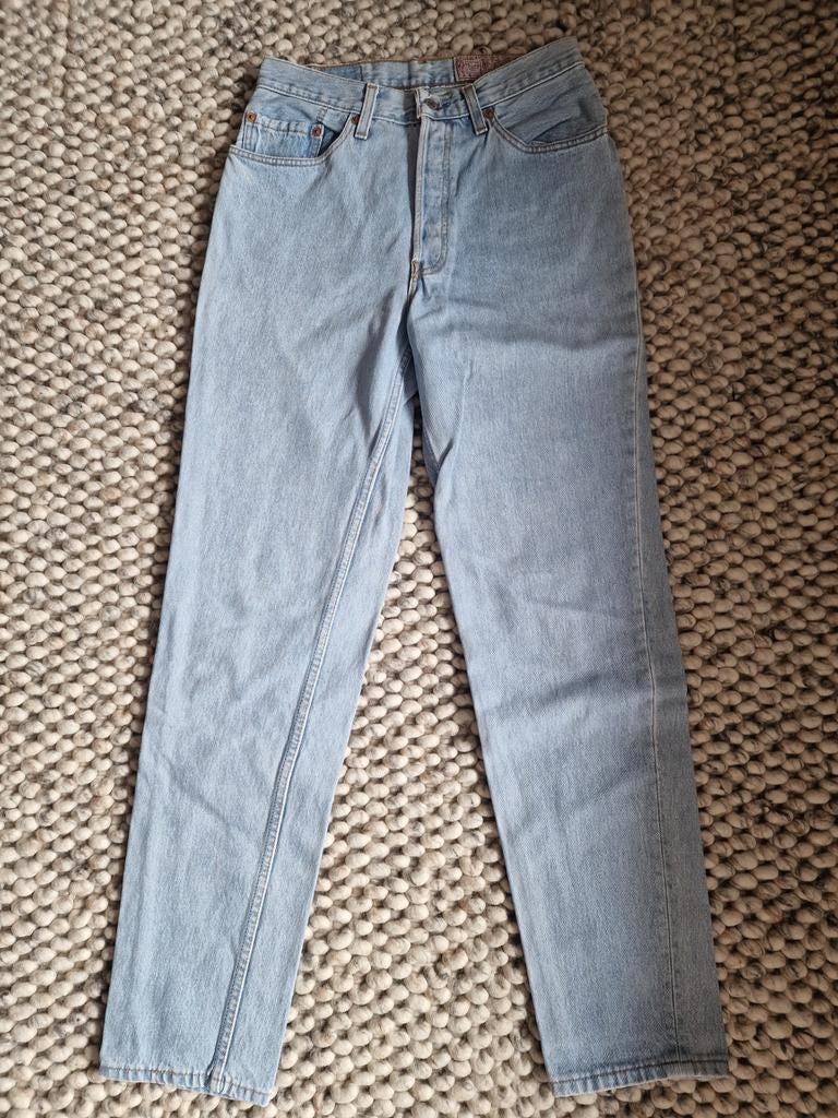 Levi's 901 vintage jeans made in UK  nieuwstaat!, Kleding | Dames, Ophalen of Verzenden, Zo goed als nieuw, Blauw, W30 - W32 (confectie 38/40)