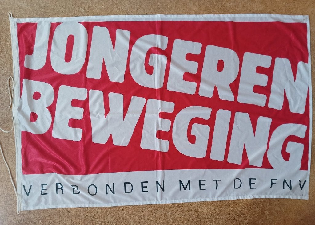 Vlag Jongeren Beweging verbonden met FNV / schade, Gebruikt, Verzenden, X, X