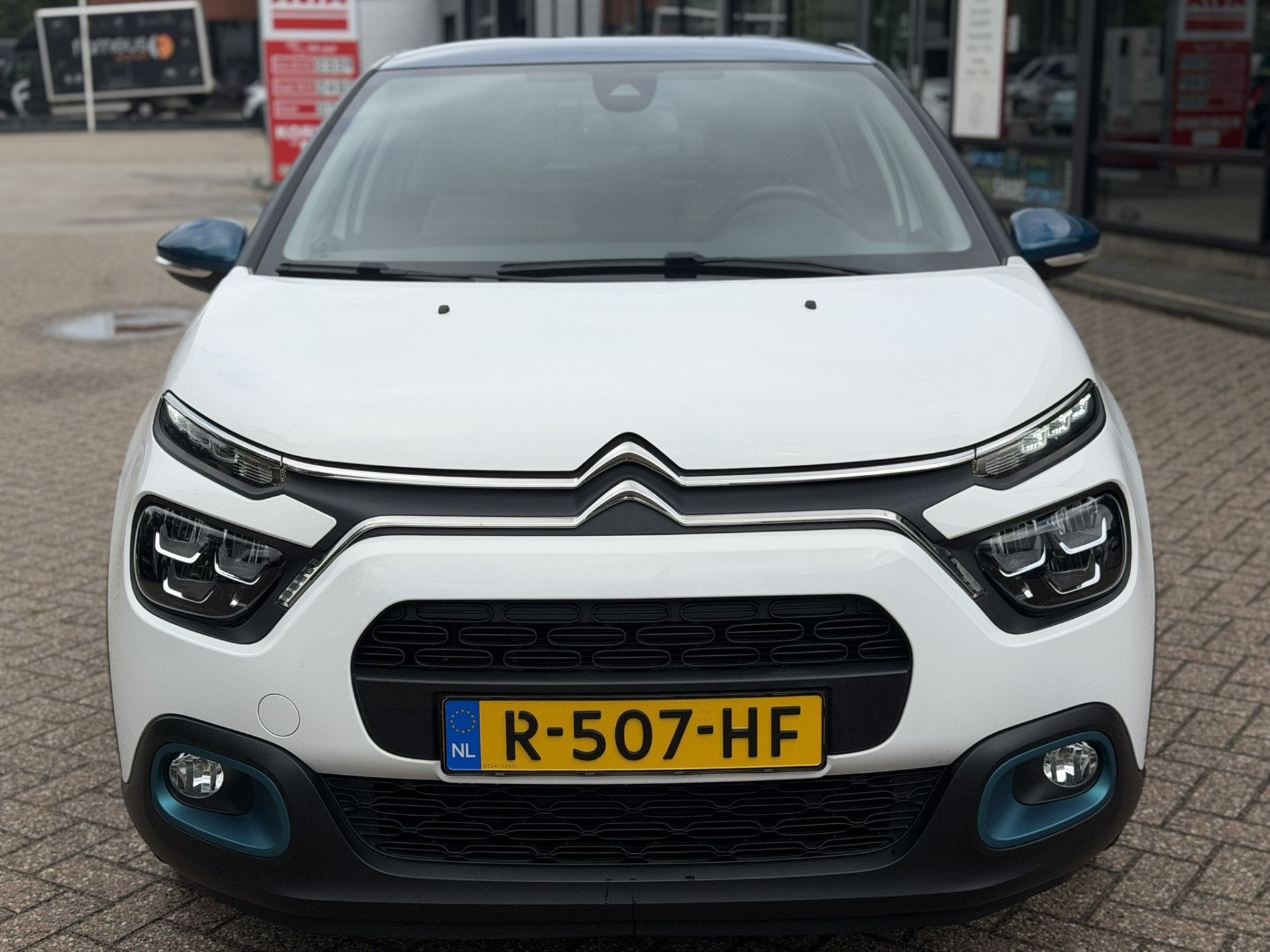 Citroën C3 110pk Shine Automaat | Trekhaak | Navigatie | Ca, Dealer onderhouden, Gebruikt, 1199 cc, 450 kg