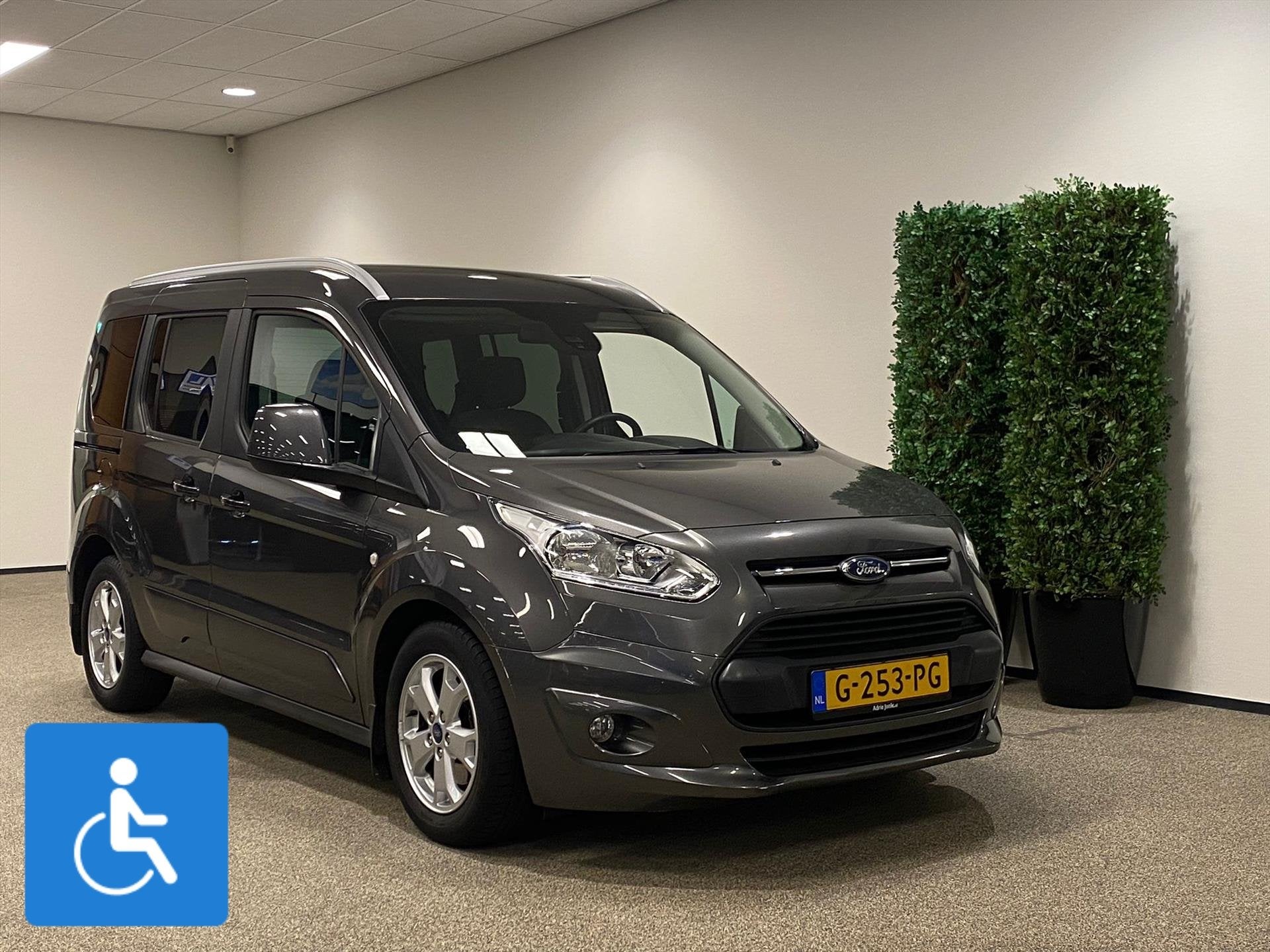 Ford Tourneo Connect Rolstoelauto 3+1 of 5+0, 12 maanden, Gebruikt, Zwart, Overige carrosserieën