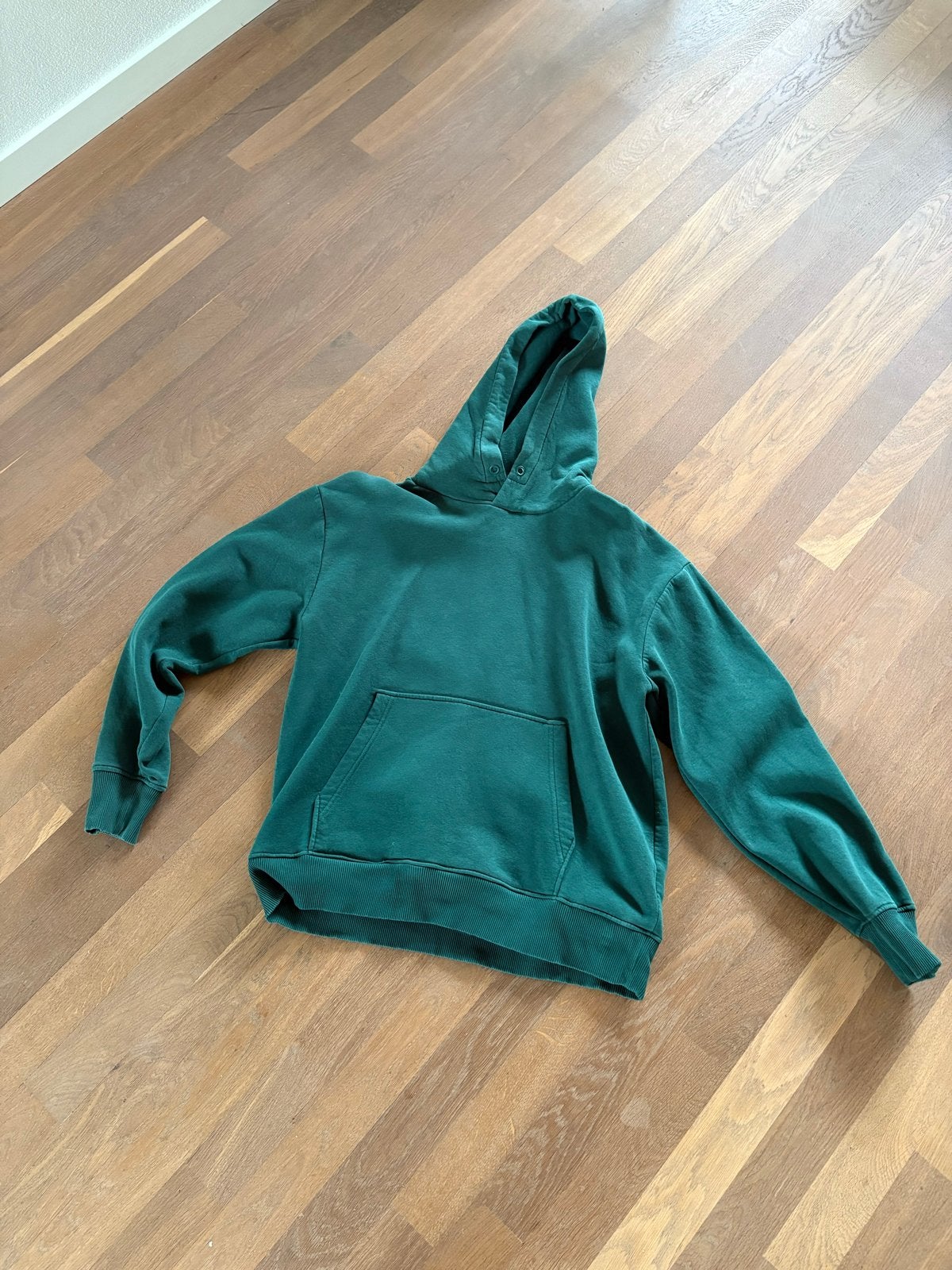 Donkergroene hoodie met capuchon en buidelzak, Ophalen of Verzenden, Gedragen, Maat 48/50 (M), Groen
