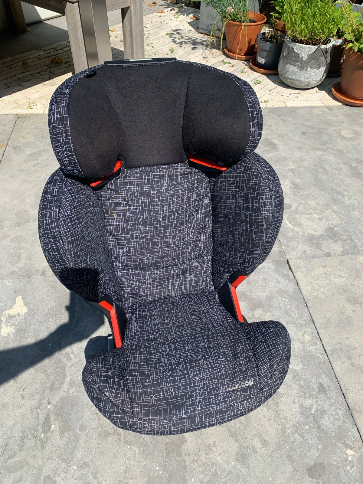 Maxi Cosi Rodifix autostoel (gestoomd gereinigd), Ophalen, Autogordel of Isofix, Gebruikt, 15 t/m 36 kg