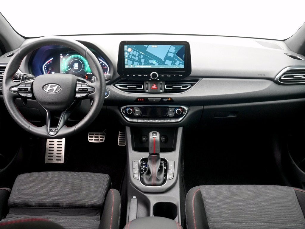 Hyundai i30 Wagon 1.5 T-GDi MHEV N Line Automaat | Nardo Gre, Auto's, Dealer onderhouden, Zwart, 4 cilinders, 1482 cc
