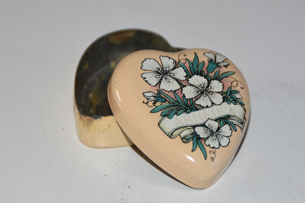 Oud Kandell blikje hart vormig met Anjer bloem versiering, Verzenden, Gebruikt, Overige