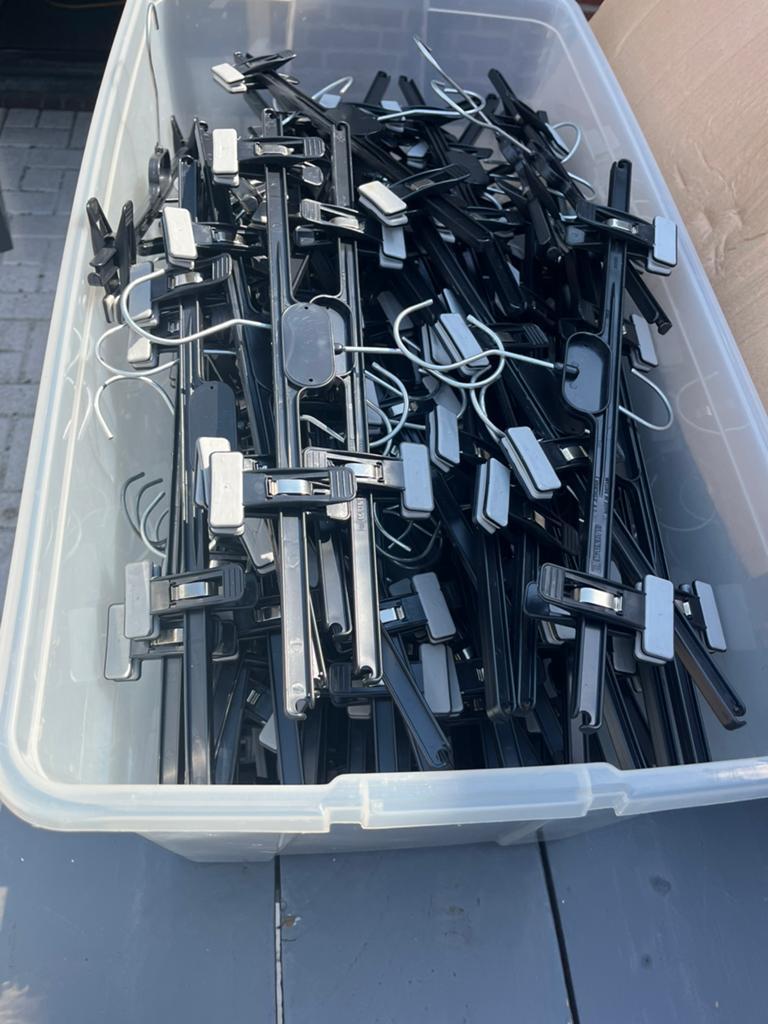 klerenhangers knijpers, Ophalen, Gebruikt
