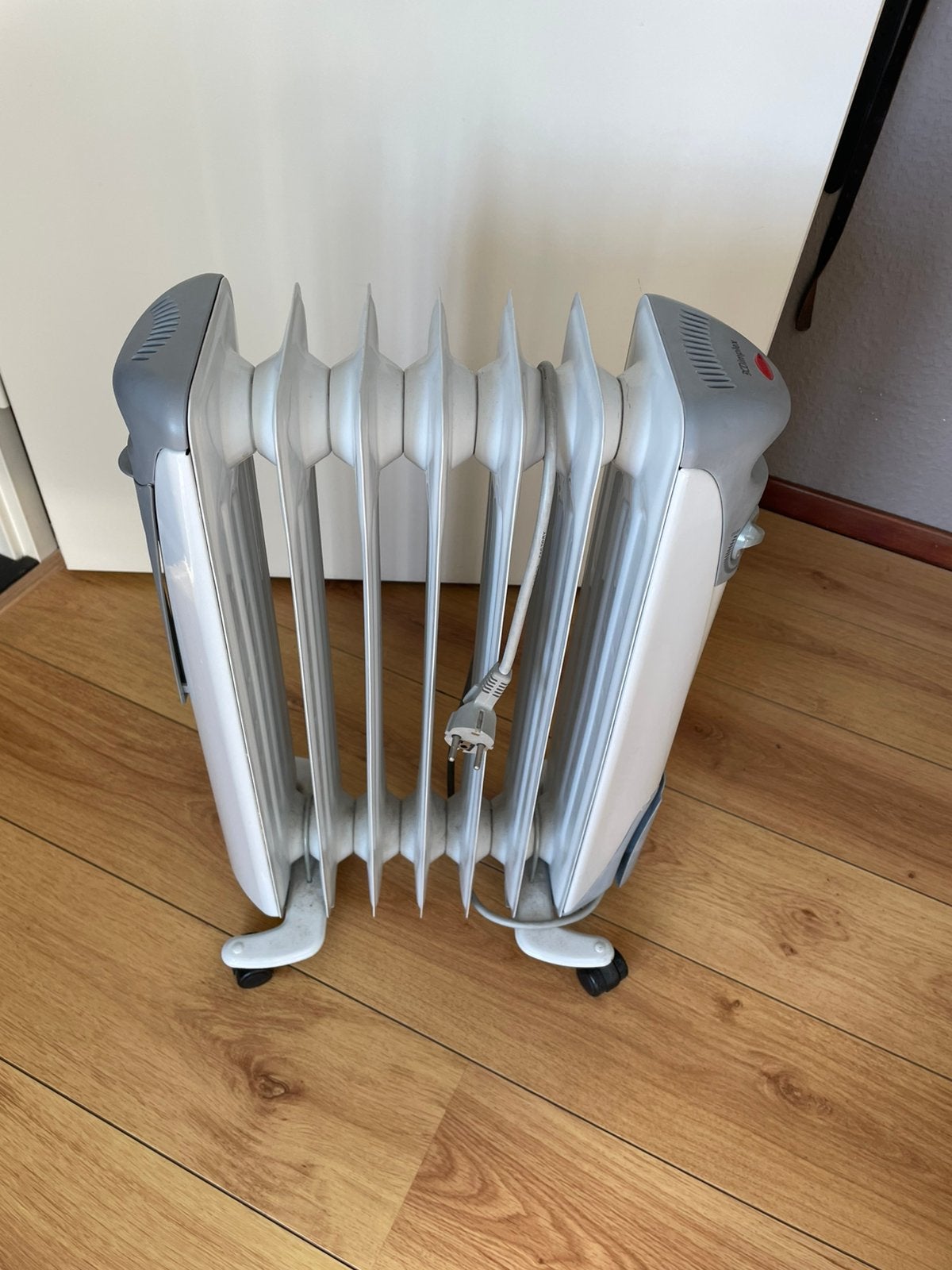 DIMPLEX ELEKTRISCHE OLIE GEVULDE RADIATOR, Ophalen, 30 tot 80 cm, Hoog rendement (Hr), Radiator