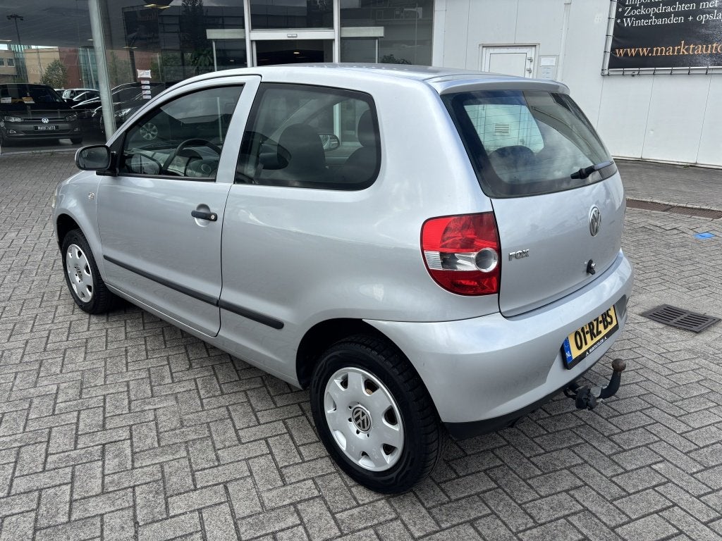 Volkswagen Fox 1.2 Trendline Bluetooth Airco Trekhaak, Auto's, Voorwielaandrijving, Stof, Metallic lak, 4 stoelen