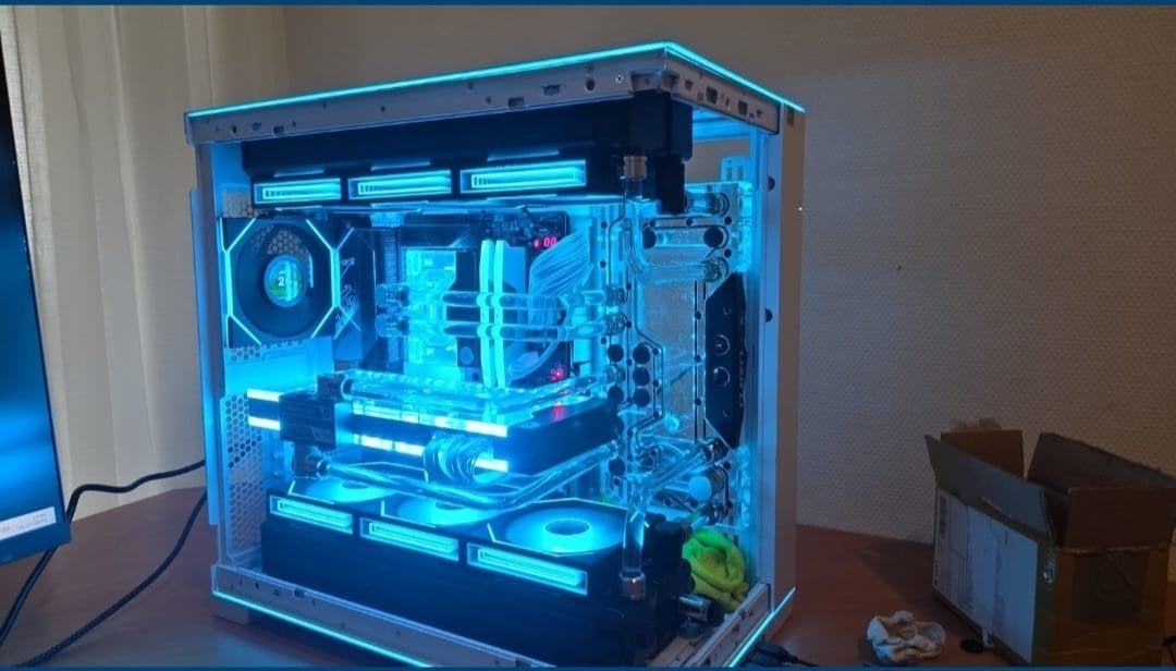 case, Ophalen of Verzenden, Zo goed als nieuw, Intel Core i7/i9 of AMD Ryzen 7/9, SSD
