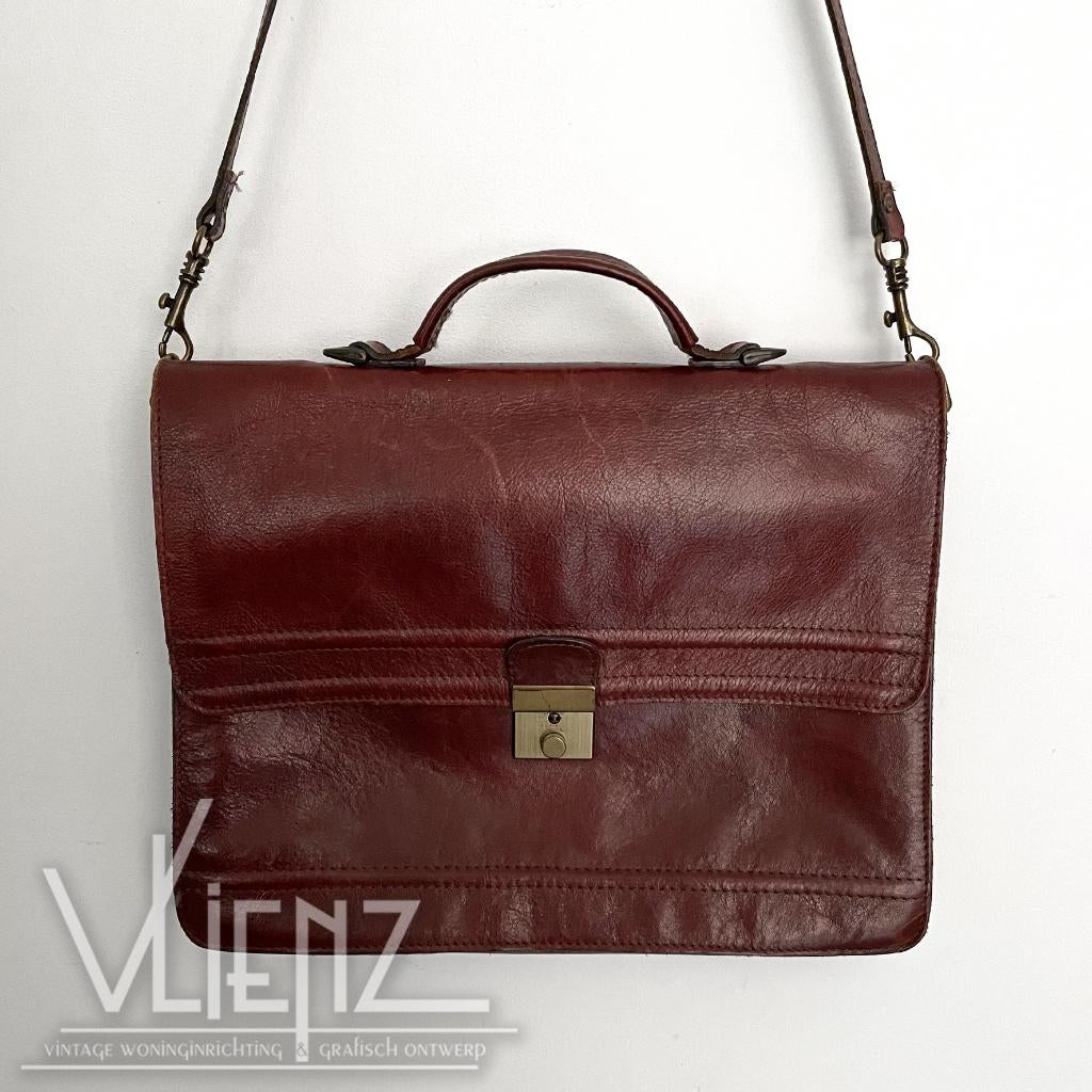 Vintage roodbruine leren aktetas, schoudertas leer, Verzamelen, Retro, Huis en Inrichting, Ophalen of Verzenden