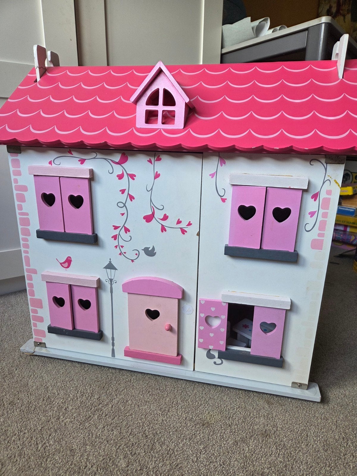 Poppenhuis met meubeltjes - 60x30x60 cm, Verzamelen, Poppenhuizen en Toebehoren, Ophalen, Gebruikt, Poppenhuis
