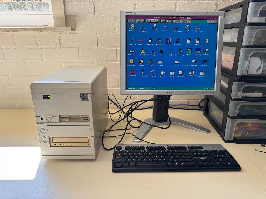 Vintage PC uit 1994, V-trust met AMD 486DX2-66, compleet, Computers en Software, Vintage Computers, Ophalen of Verzenden