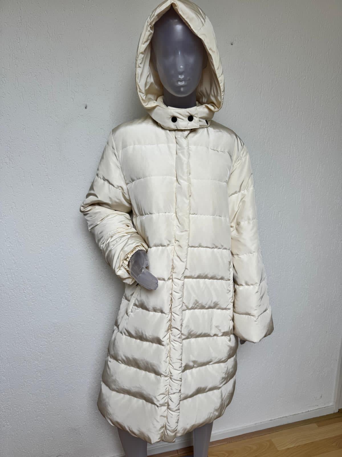 Max Mara roomwitte dons jas - EU 40, Verzenden, Zo goed als nieuw, Maat 38/40 (M), Wit
