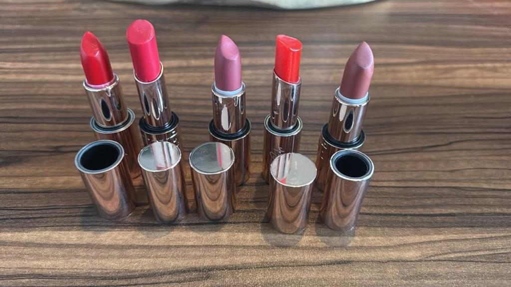 Lipsticks en lipbalms pakket, Ophalen of Verzenden, Zo goed als nieuw, Overige typen