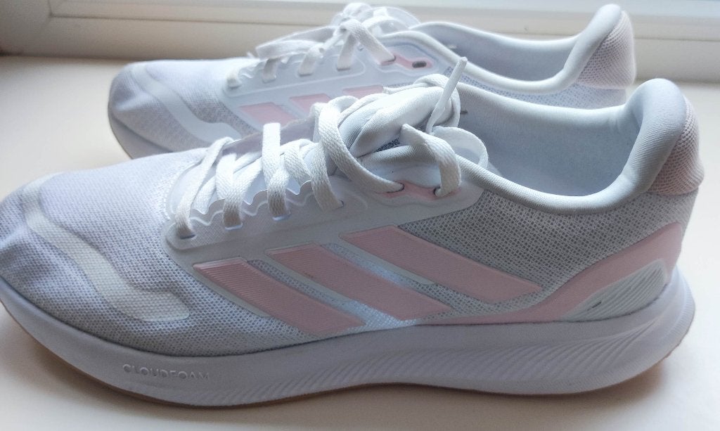 Adidas Indoorsportschoenen wit, Adidas, Wit, Ophalen of Verzenden, Sneakers of Gympen