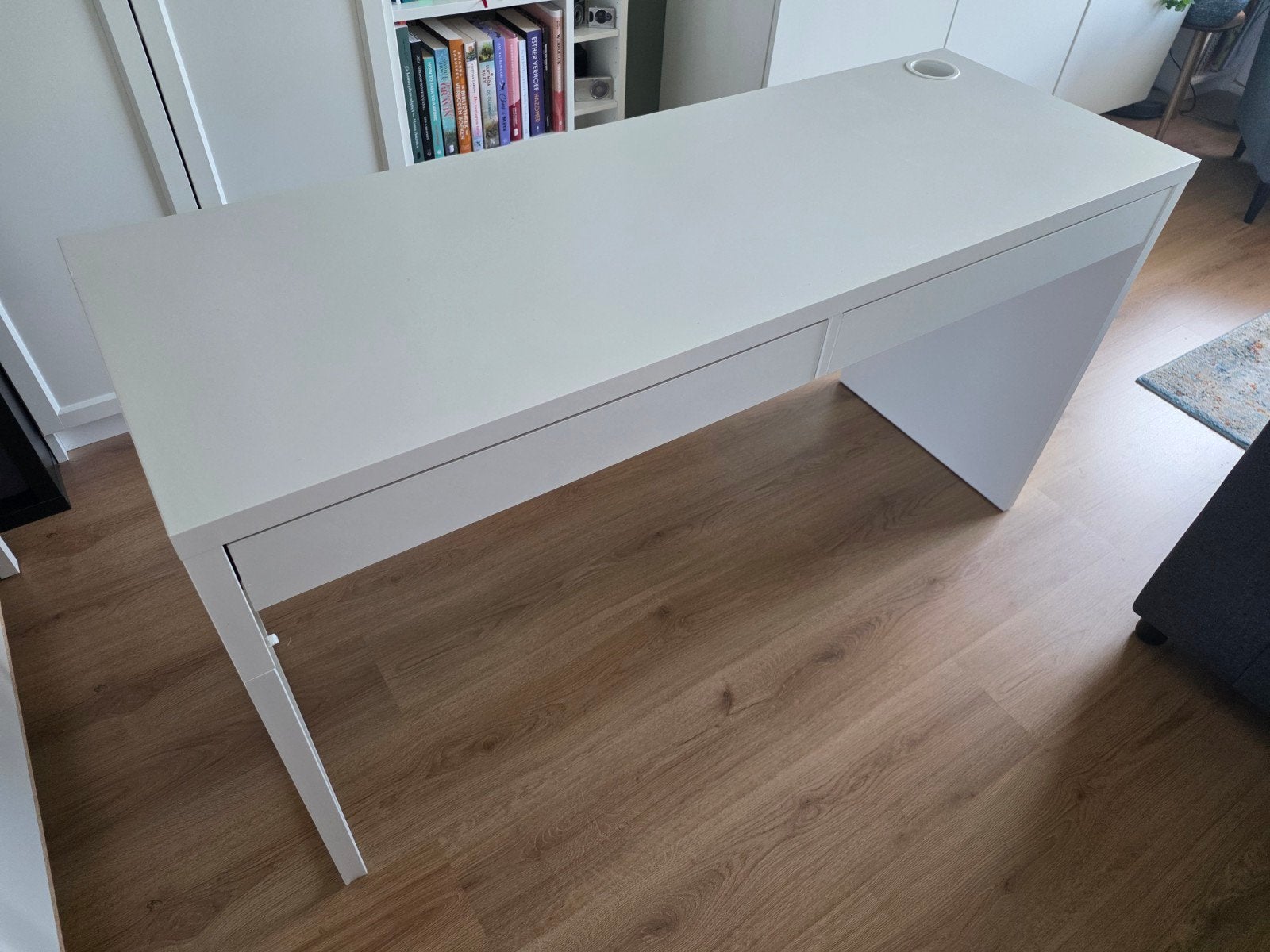IKEA MICKE bureau wit 142x50 cm, zeer nette staat, Ophalen, Met lades, Hout, 50 cm