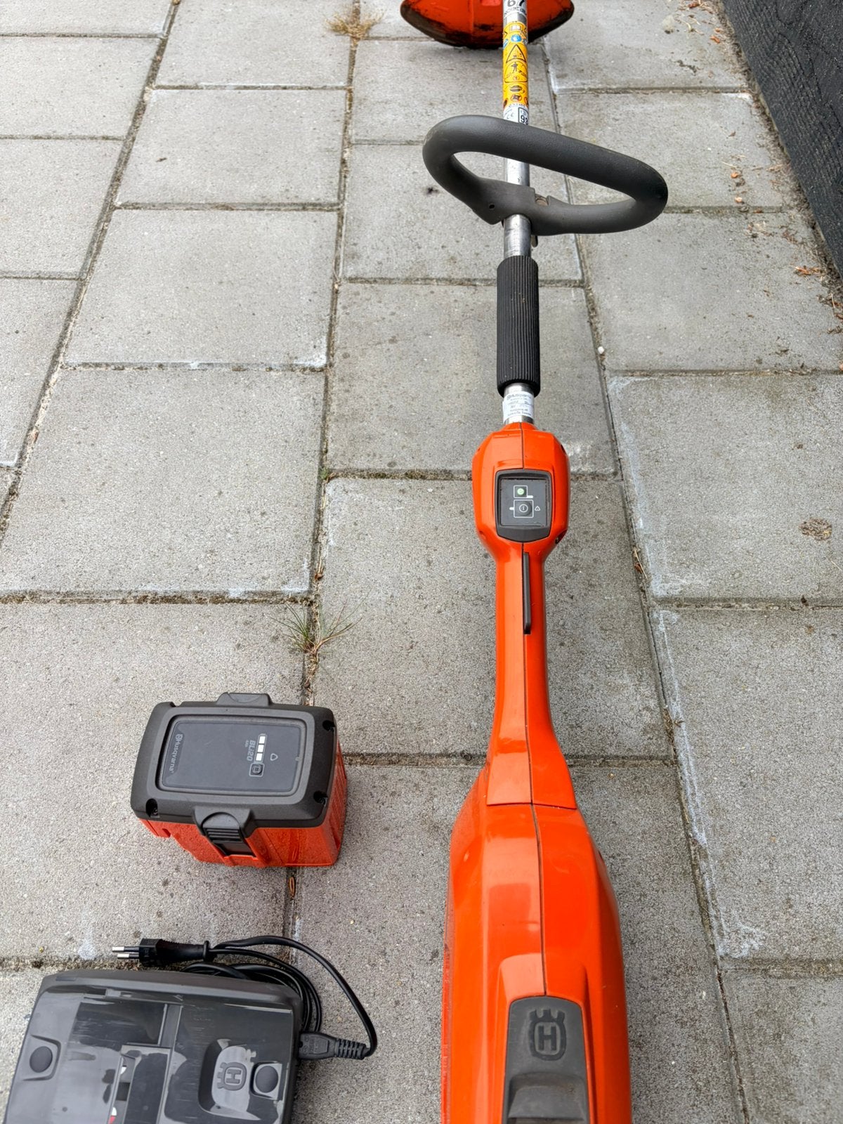 Husqvarna 136LiC Accu Bosmaaier, Ophalen, 50 cm of meer, Elektrisch
