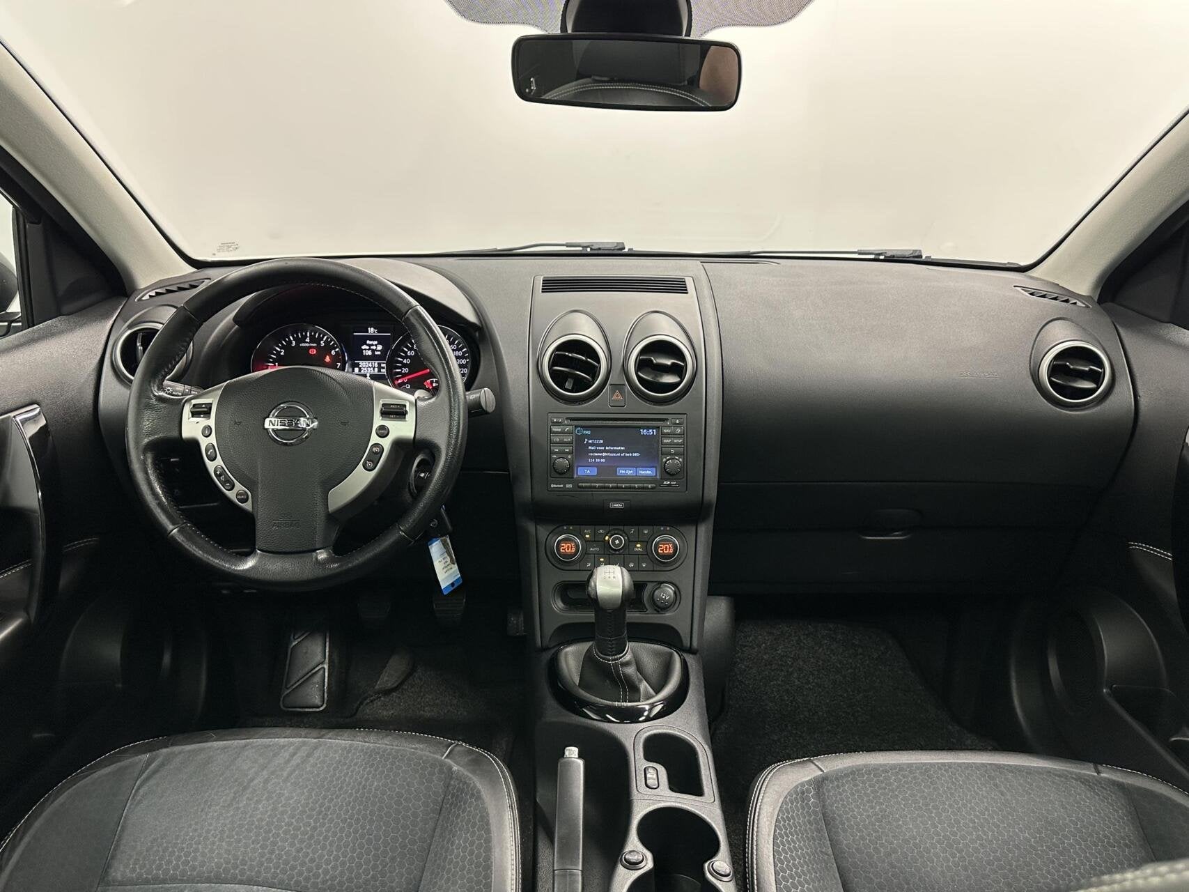 Nissan Qashqai 1.6 Tech View PANO CAMERA ECC NAVI CRUISE LM., Auto's, Nissan, Voorwielaandrijving, Euro 5, Gebruikt, Zwart