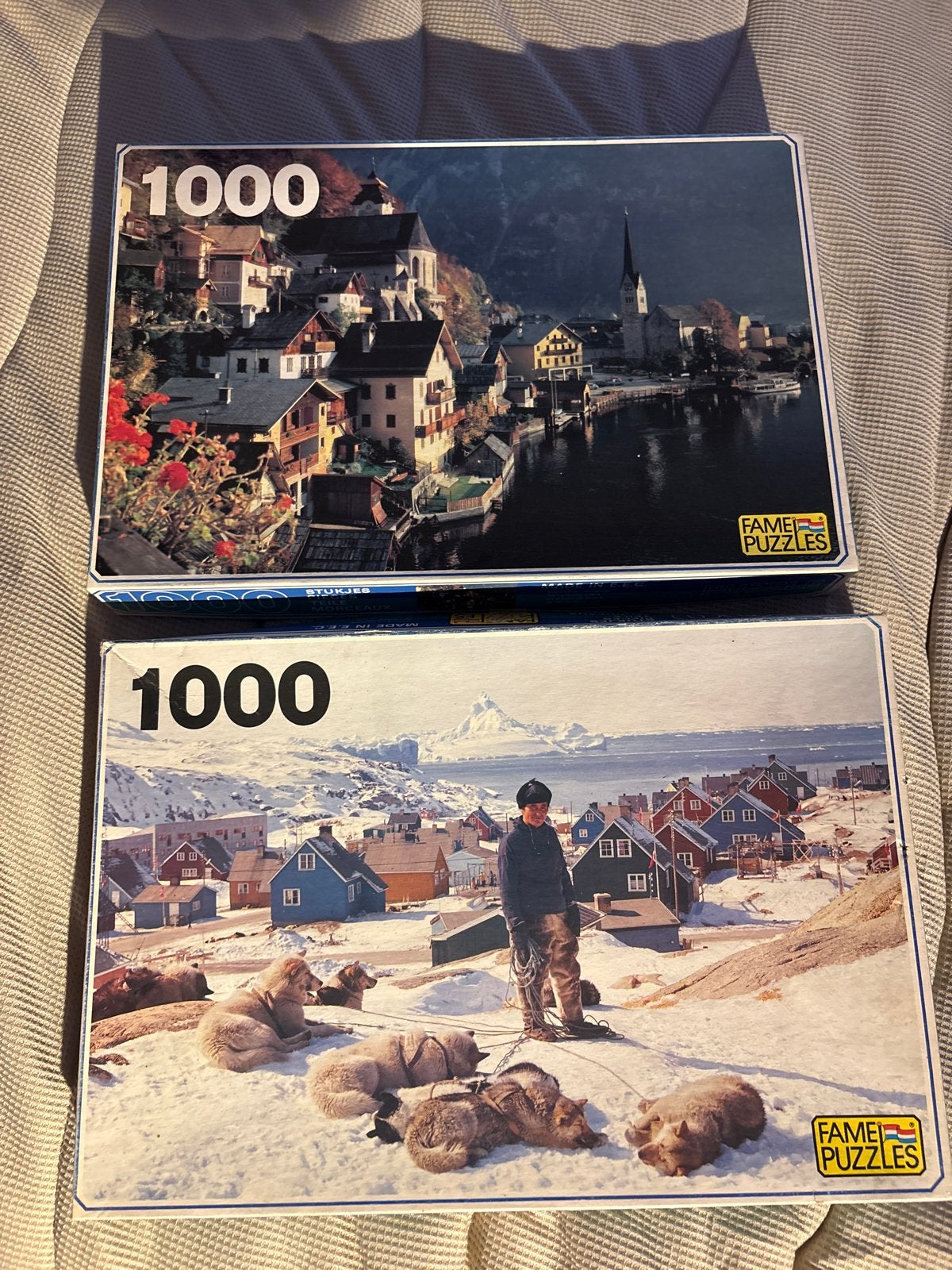 2 Fame Puzzels van 1000 stukjes: Hallstatt & Groenland, Hobby en Vrije tijd, Denksport en Puzzels, Ophalen of Verzenden, 500 t/m 1500 stukjes