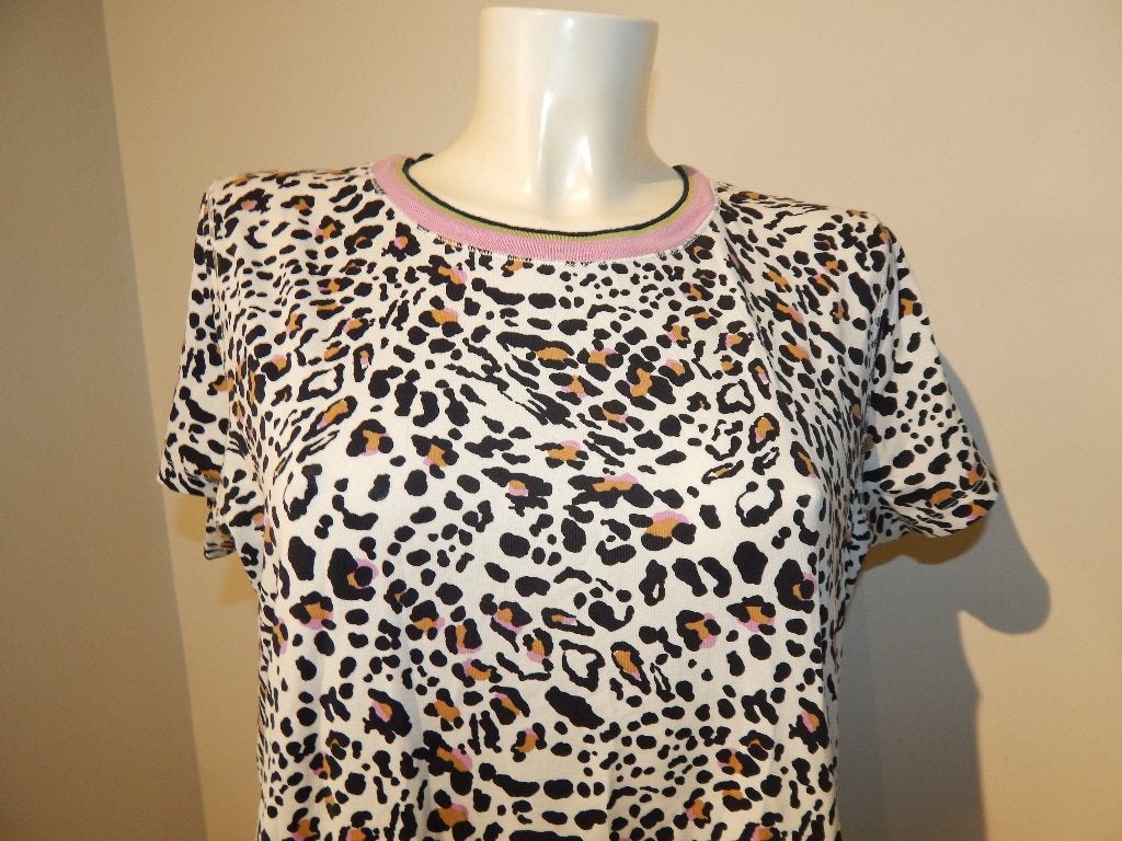 Marccain fijn shirt jaguar print roze accenten print hals N5, Kleding | Dames, T-shirts, Maat 42/44 (L), Zo goed als nieuw, Korte mouw