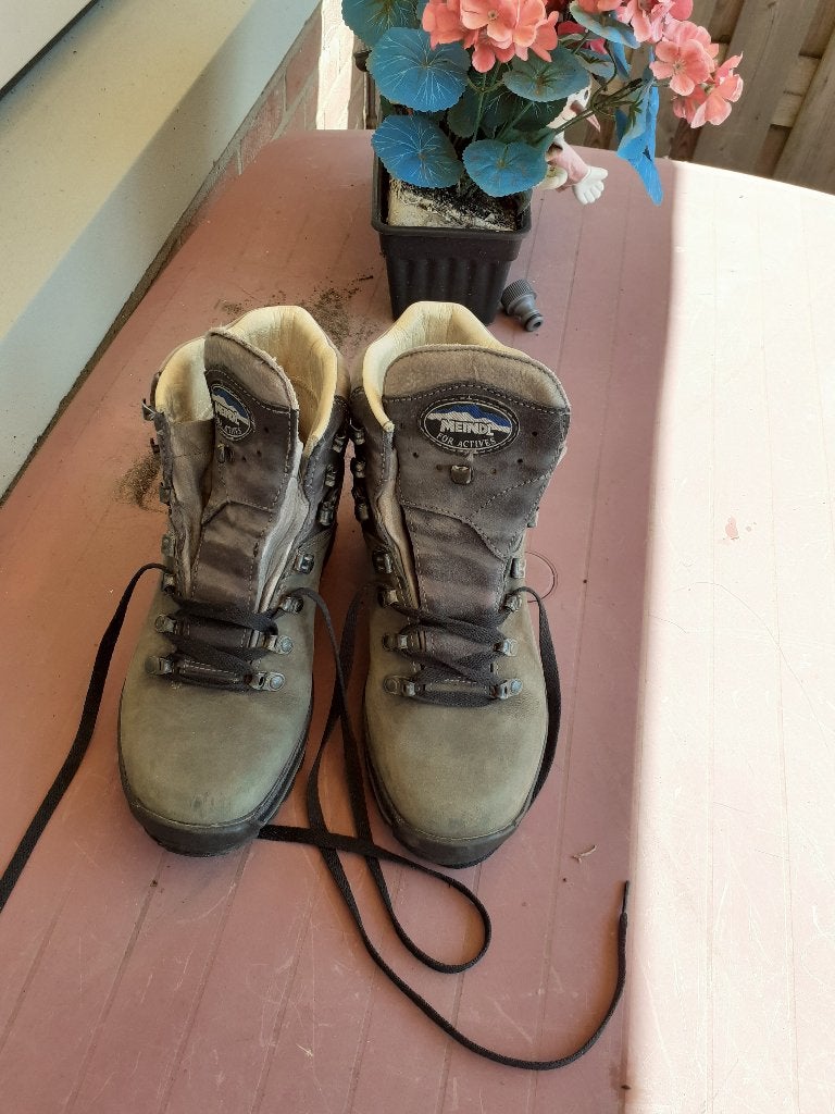 Wandelschoenen dames, Ophalen of Verzenden, Zo goed als nieuw, Schoenen
