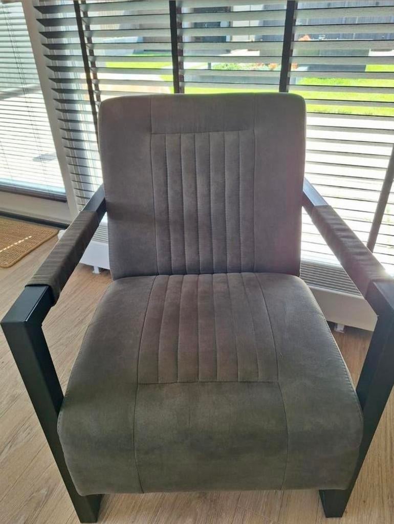 Zgan grijze kamerstoel/fauteuil, Huis en Inrichting, Fauteuils, Ophalen, Zo goed als nieuw