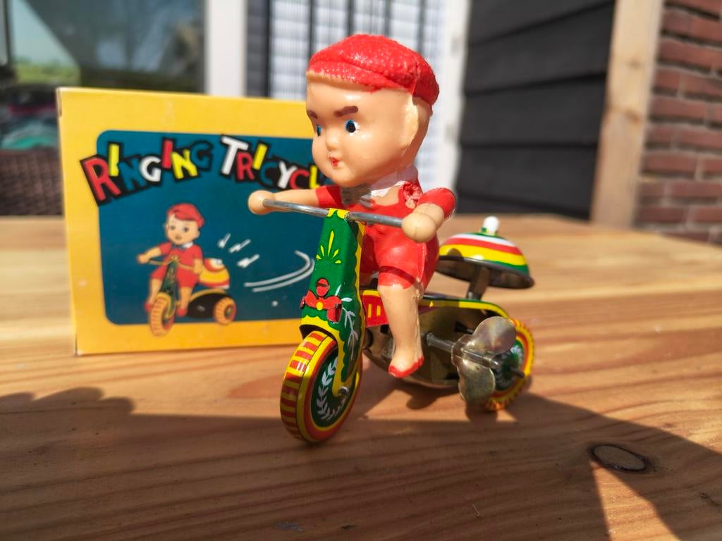 Vintage blikken speelgoed: Rinkeltricycle met jongen, Ophalen of Verzenden