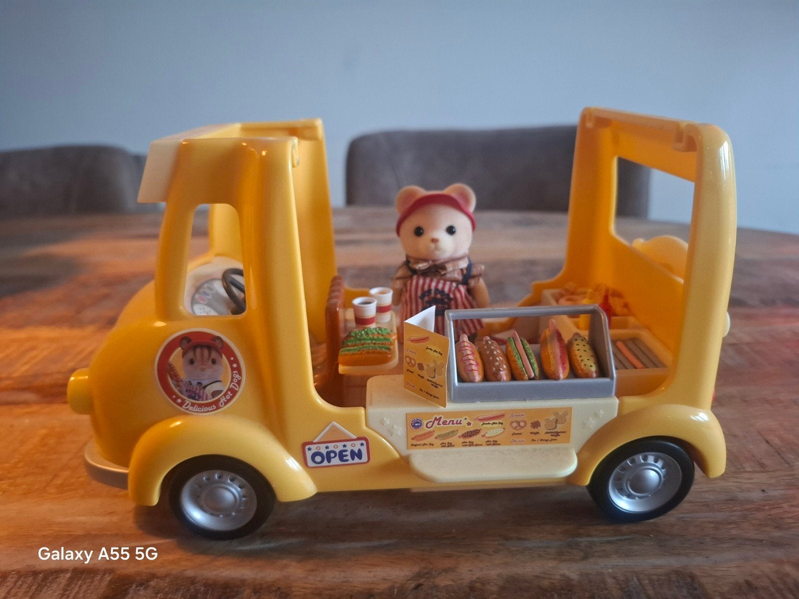 sylvanian family hot dog car, Kinderen en Baby's, Ophalen of Verzenden, Zo goed als nieuw, Poppenhuis