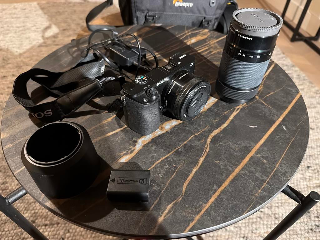 Sony Alpha A6000 Systeemcamera met 2 lenzen en accessoires, Audio, Tv en Foto, Fotocamera's Digitaal, Zo goed als nieuw, Compact