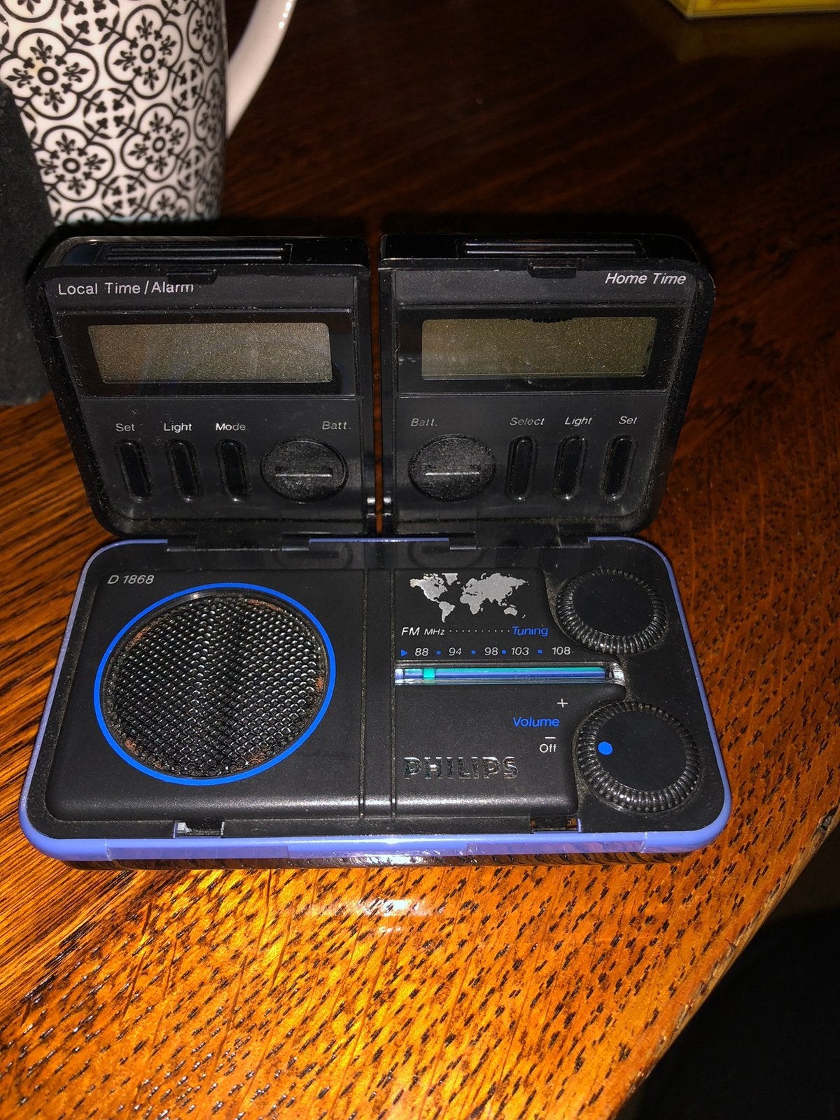 Vintage Philips D1868 reiswekker met radio, Ophalen, Zo goed als nieuw, Overige typen