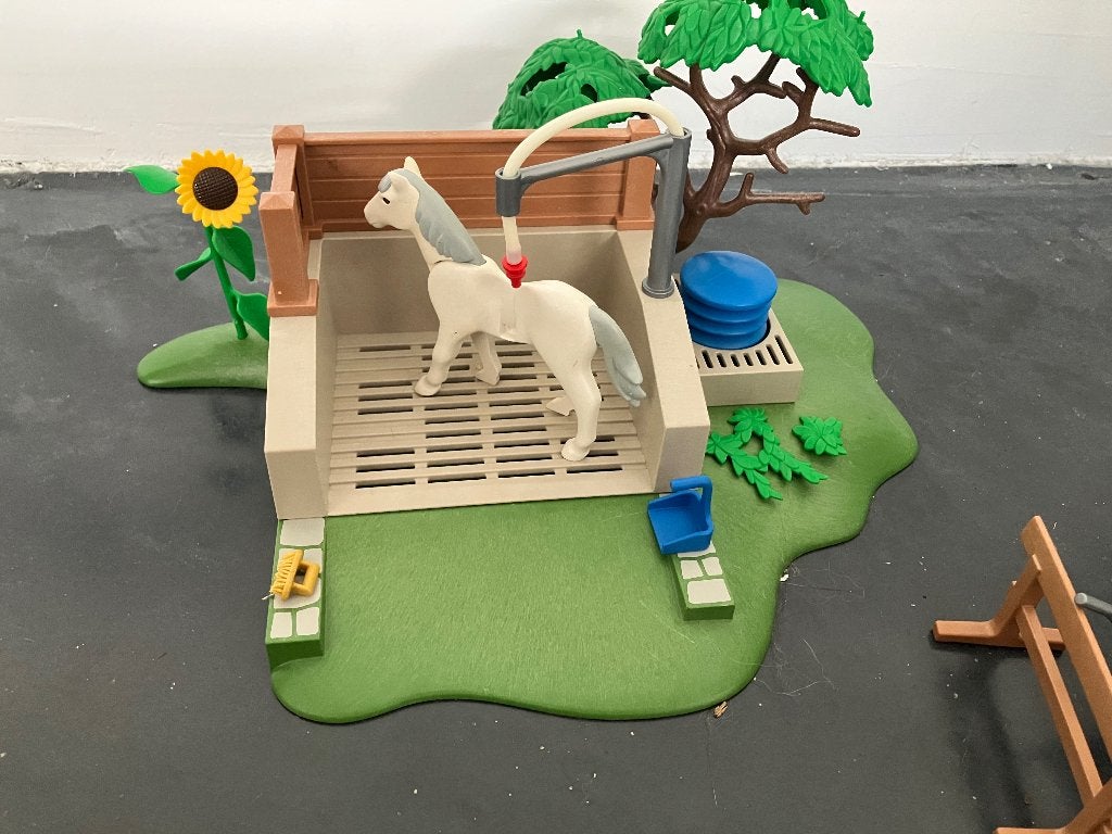 Playmobil paarden schoonmaak station nummer 4193, Ophalen, Gebruikt
