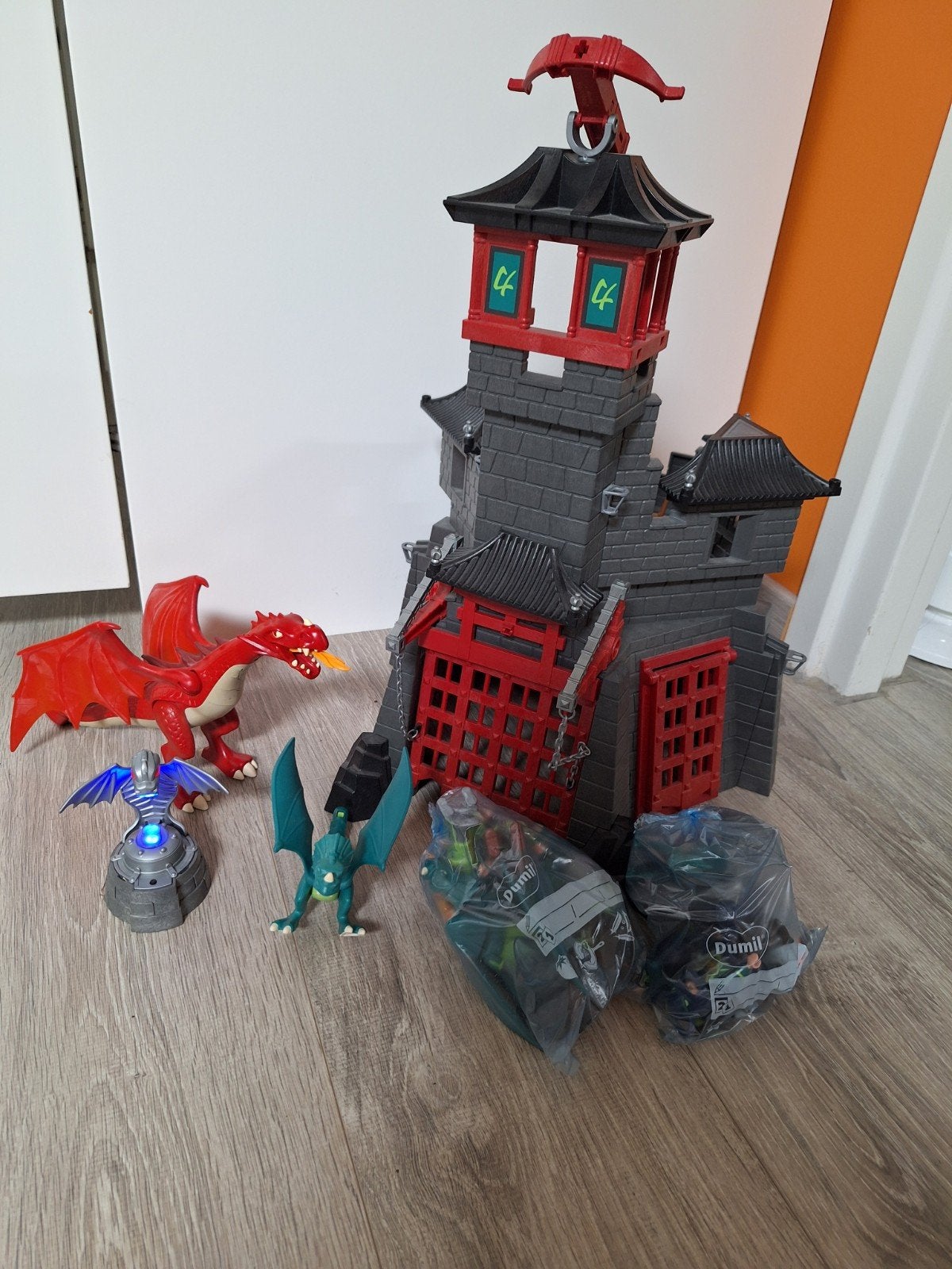 Drakenkasteel met draken en accessoires, Ophalen, Gebruikt