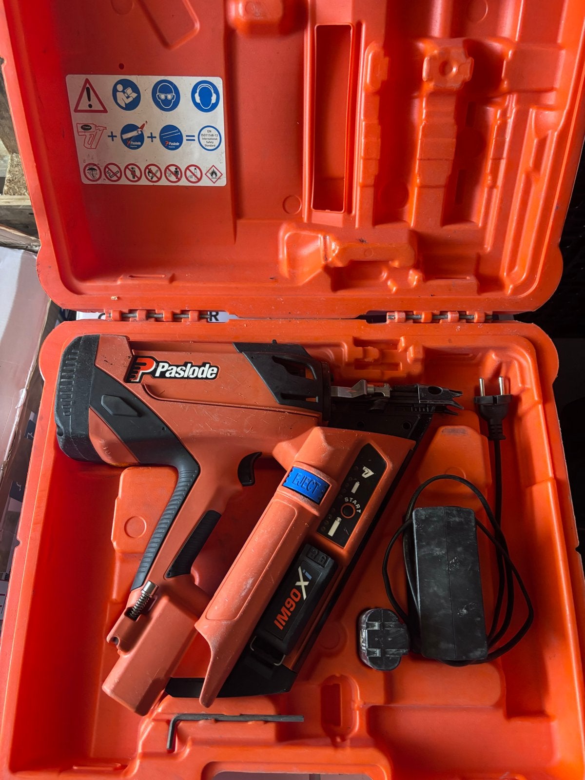 Paslode IM90Xi Lithium tacker in perfecte staat, Ophalen of Verzenden, Zo goed als nieuw, Tacker/nietmachine, Overige merken