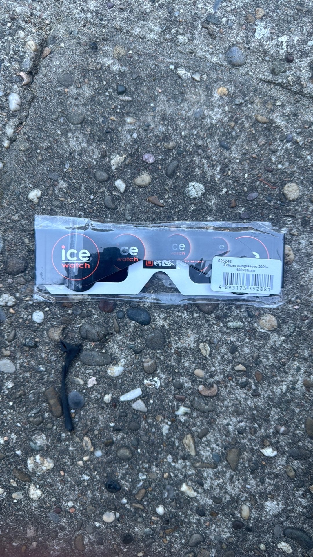 eclipse bril, Ophalen